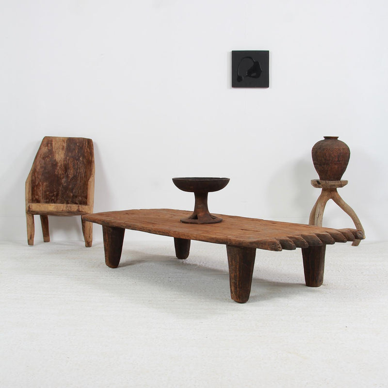AUTHENTIC PRIMITIVE RARE   NAGALAND TRIBAL COFFEE TABLE