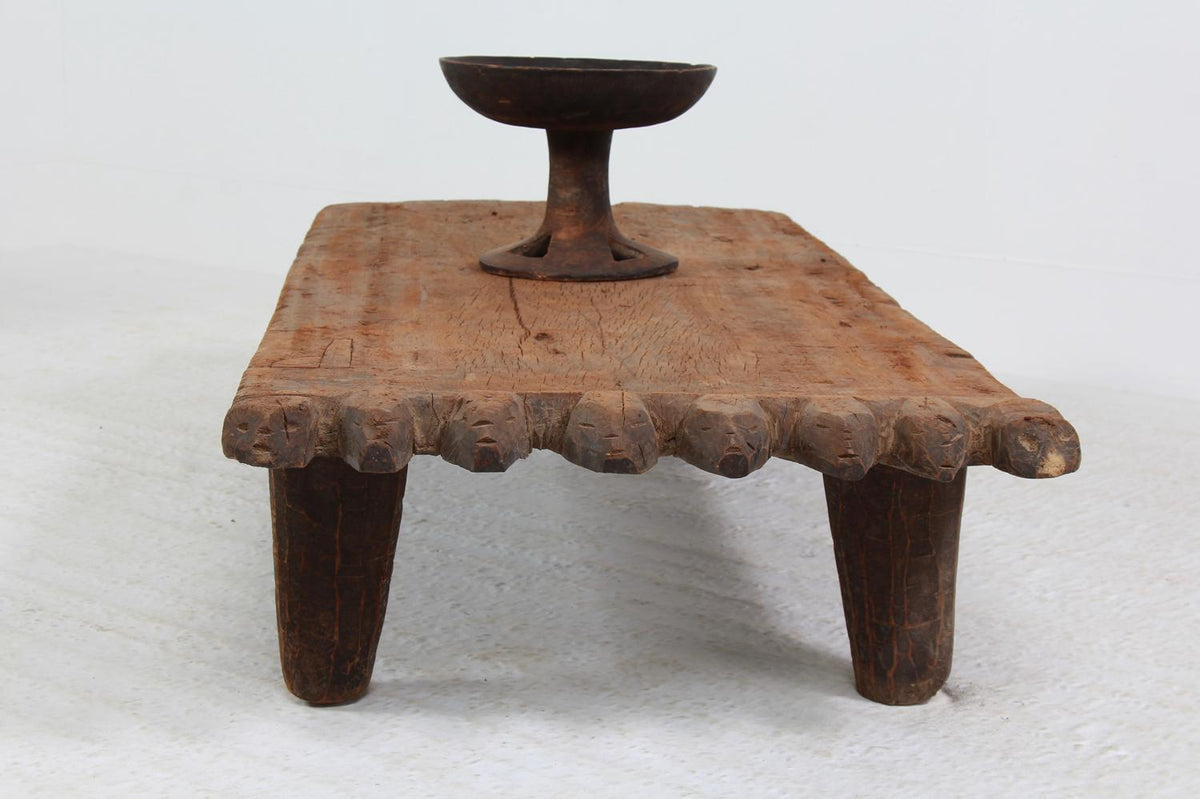 AUTHENTIC PRIMITIVE RARE   NAGALAND TRIBAL COFFEE TABLE