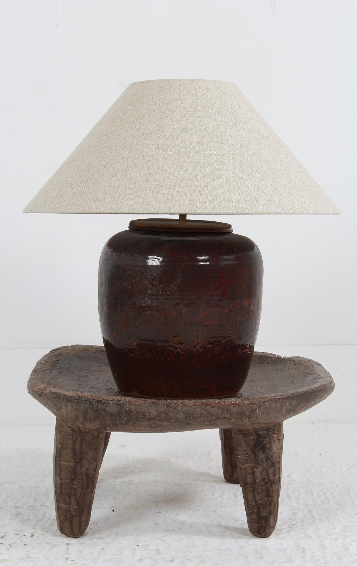 LARGE CHINESE GLAZED ANTIQUE WATER POT LAMP WITH EMPIRE  LINEN SHADE