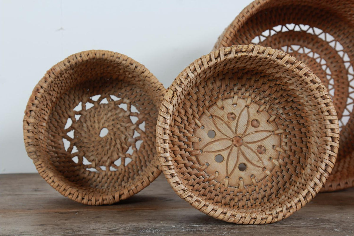 COLLECTION OF FIVE RARE SWEDISH 19THC FOLK ART WOVEN CHEESE BASKETS