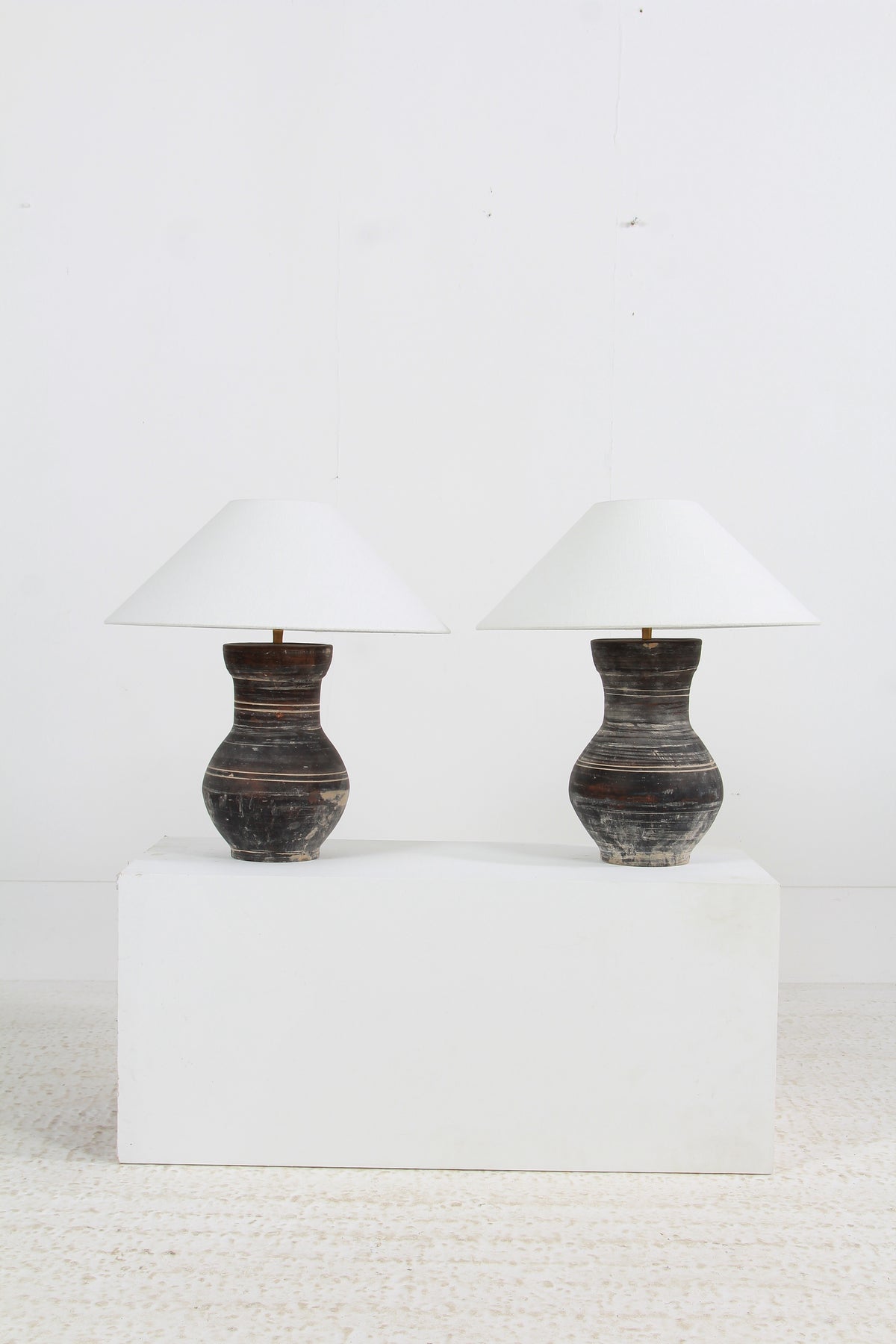 CHINESE HAN-STYLE TABLE LAMPS WITH HANDMADE BELGIAN WHITE LINEN SHADES