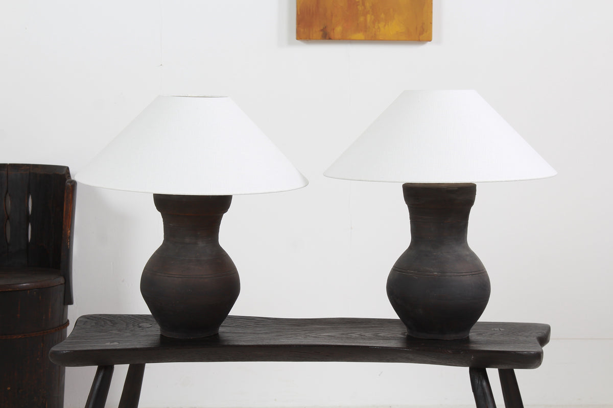 PAIR OF CHINESE HAN-STYLE TABLE LAMPS WITH HANDMADE BELGIAN WHITE LINEN SHADES