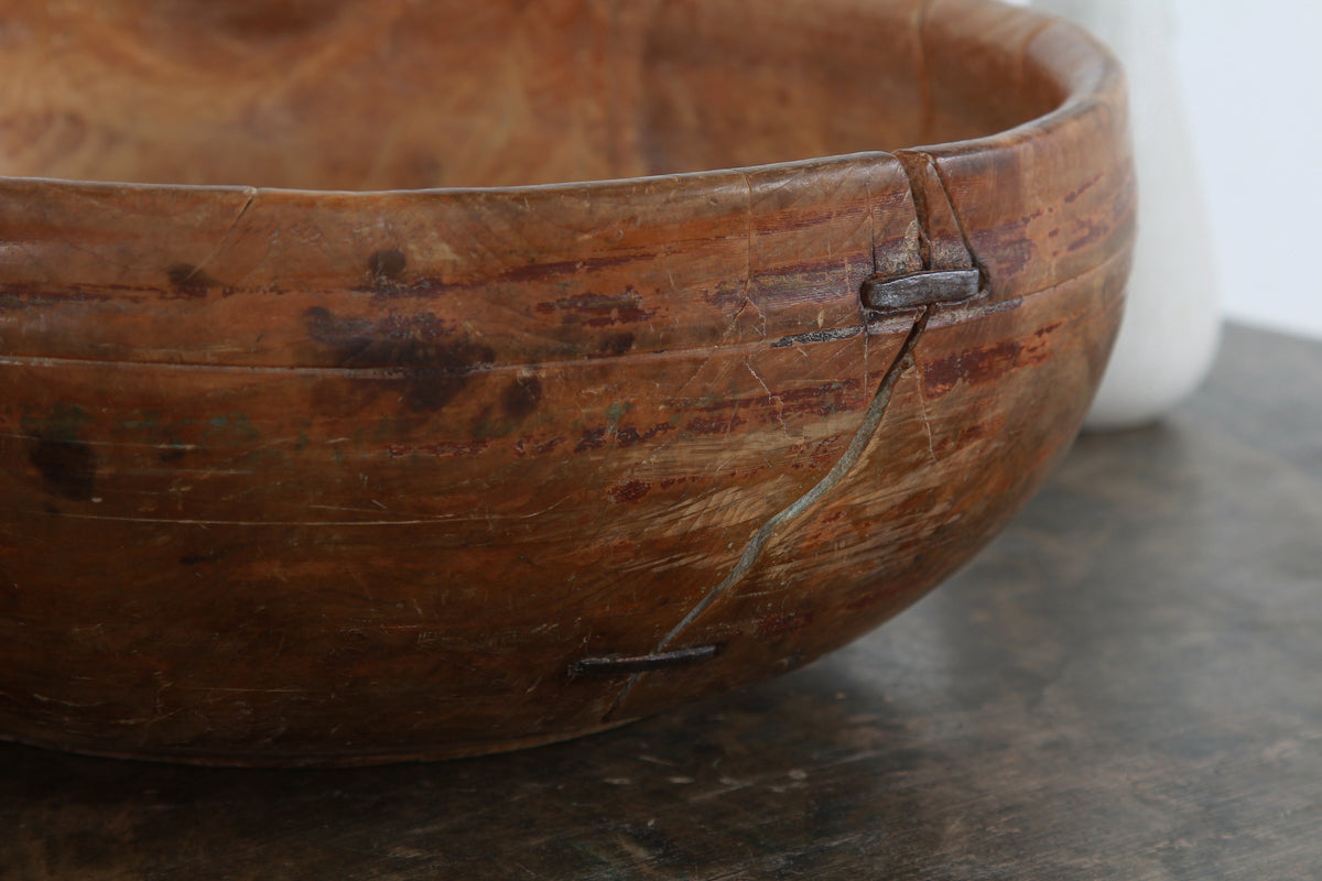 A VERY APPEALING SWEDISH BURR WOOD DAIRY BOWL