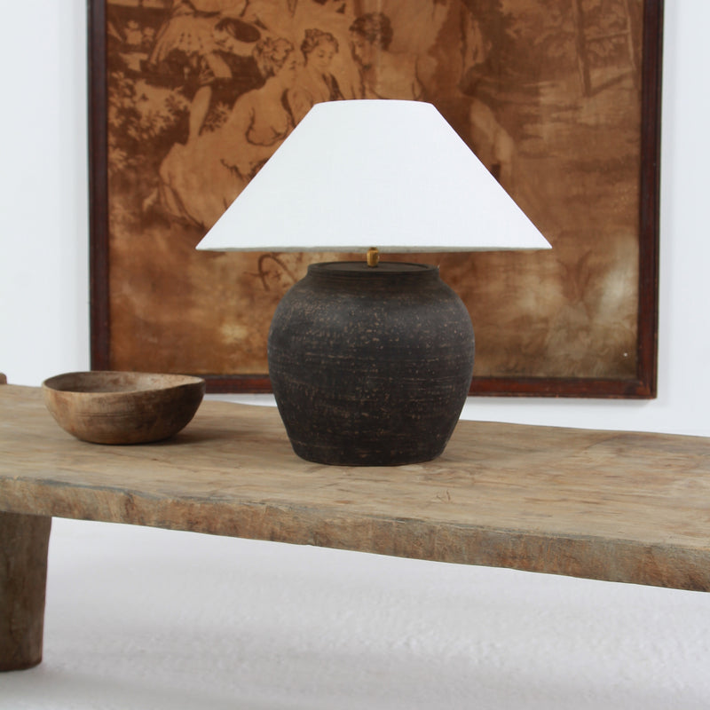 CHARMING BLACK UNGLAZED POTTERY TABLE LAMP WITH WHITE EMPIRE LINEN SHADE