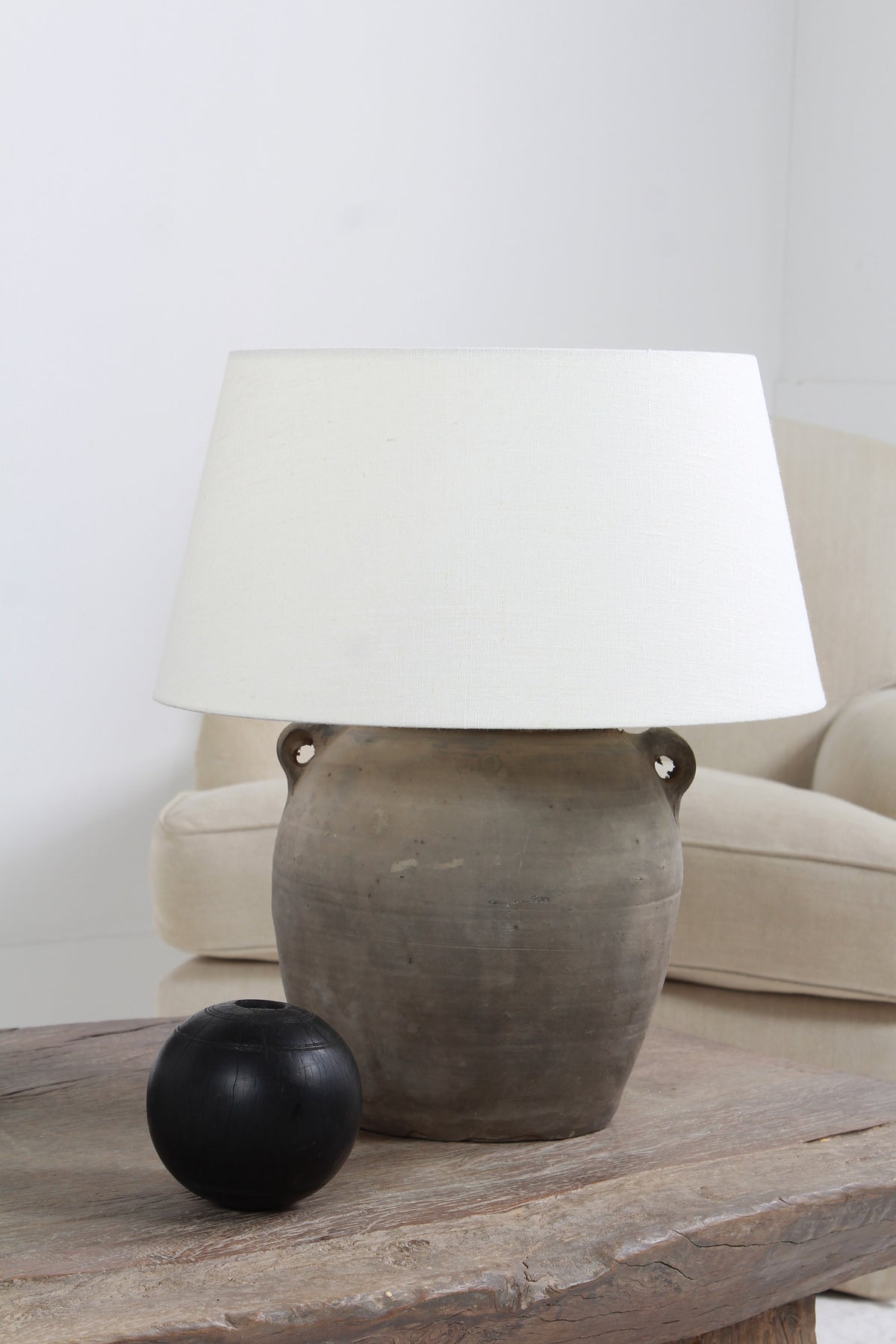AUTHENTIC CHINESE TABLE LAMP WITH BELGIAN WHITE LINEN SHADE EX DISPLAY