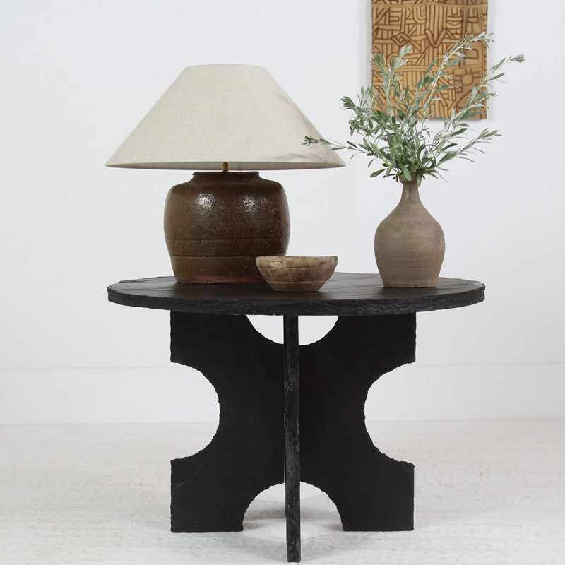 STYLISH BLACK RIVEN SLATE SCULPTURED PEDESTAL /CENTRE/LAMP /TABLE