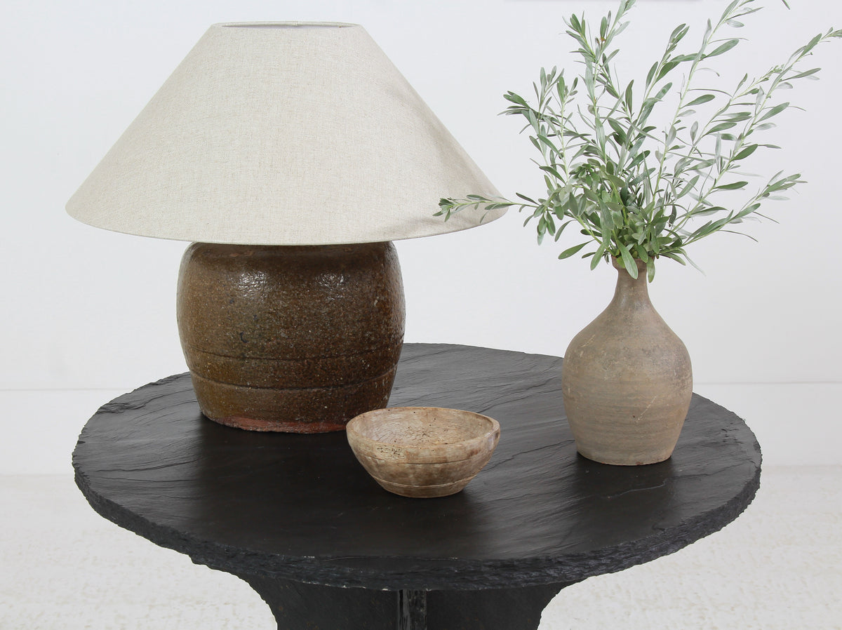 STYLISH BLACK RIVEN SLATE SCULPTURED PEDESTAL /CENTRE/LAMP /TABLE