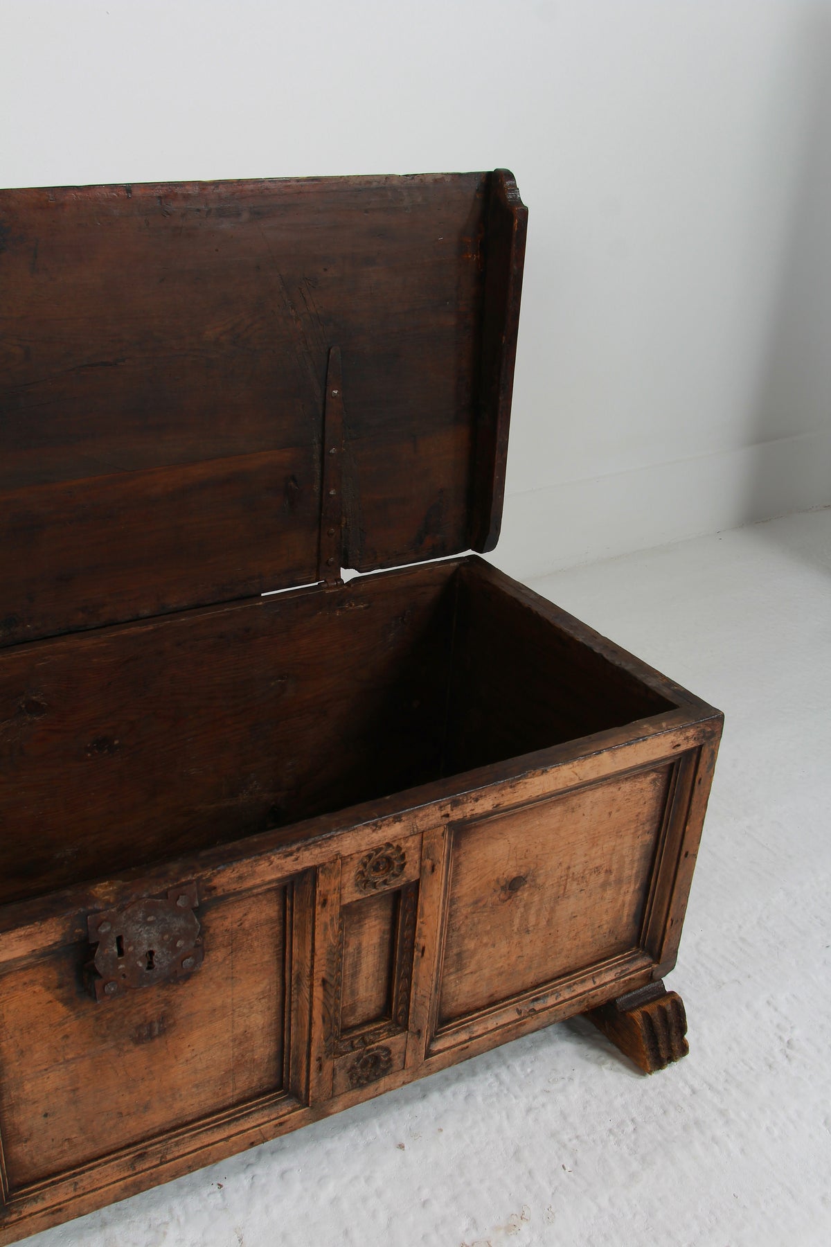 Spanish 18th Century Primitive Pine Coffer - Trunk