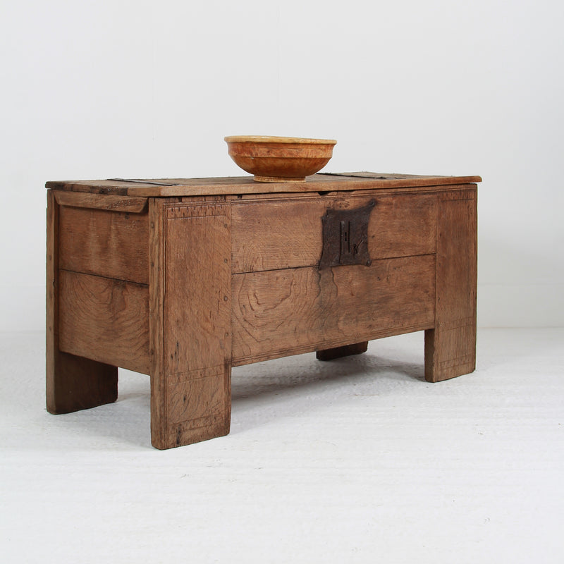 Impressive Italian 16th-century Rustic Oak Coffer/Trunk