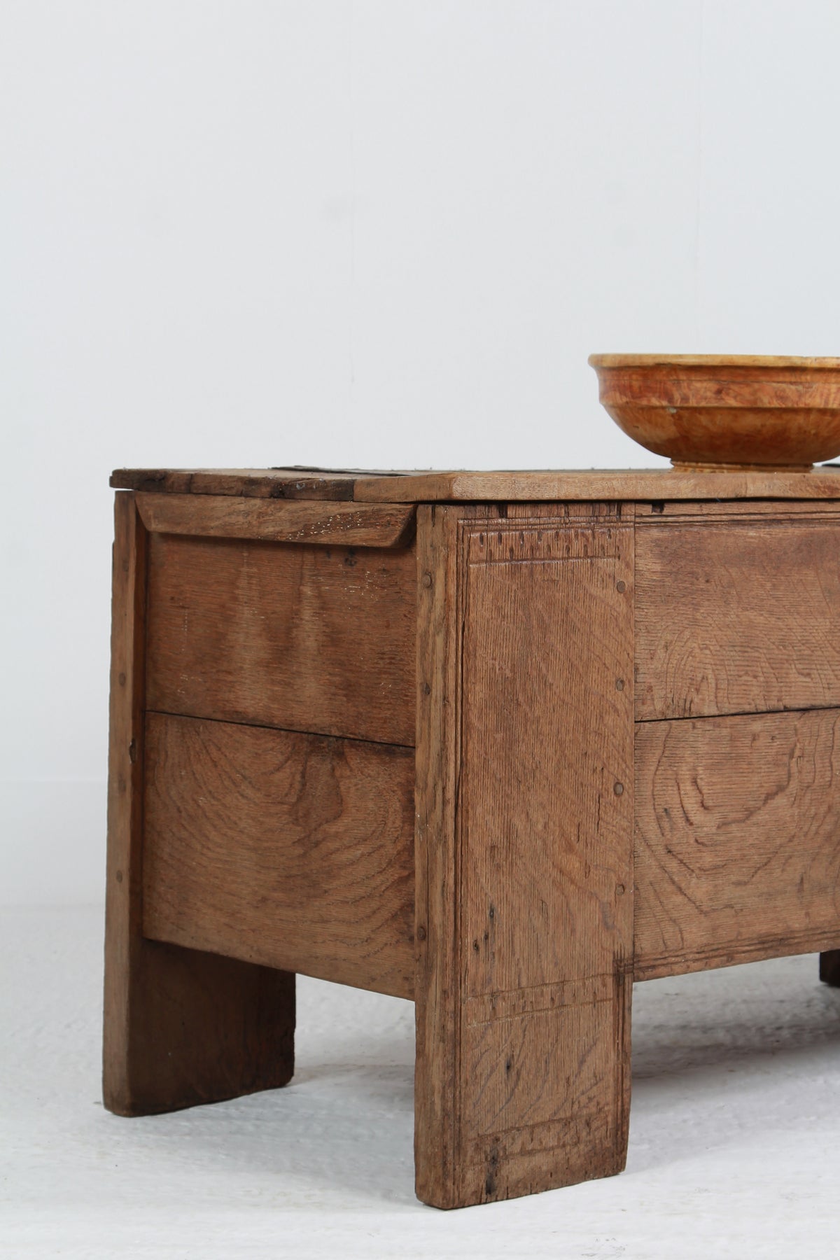Impressive Italian 16th-century Rustic Oak Coffer/Trunk
