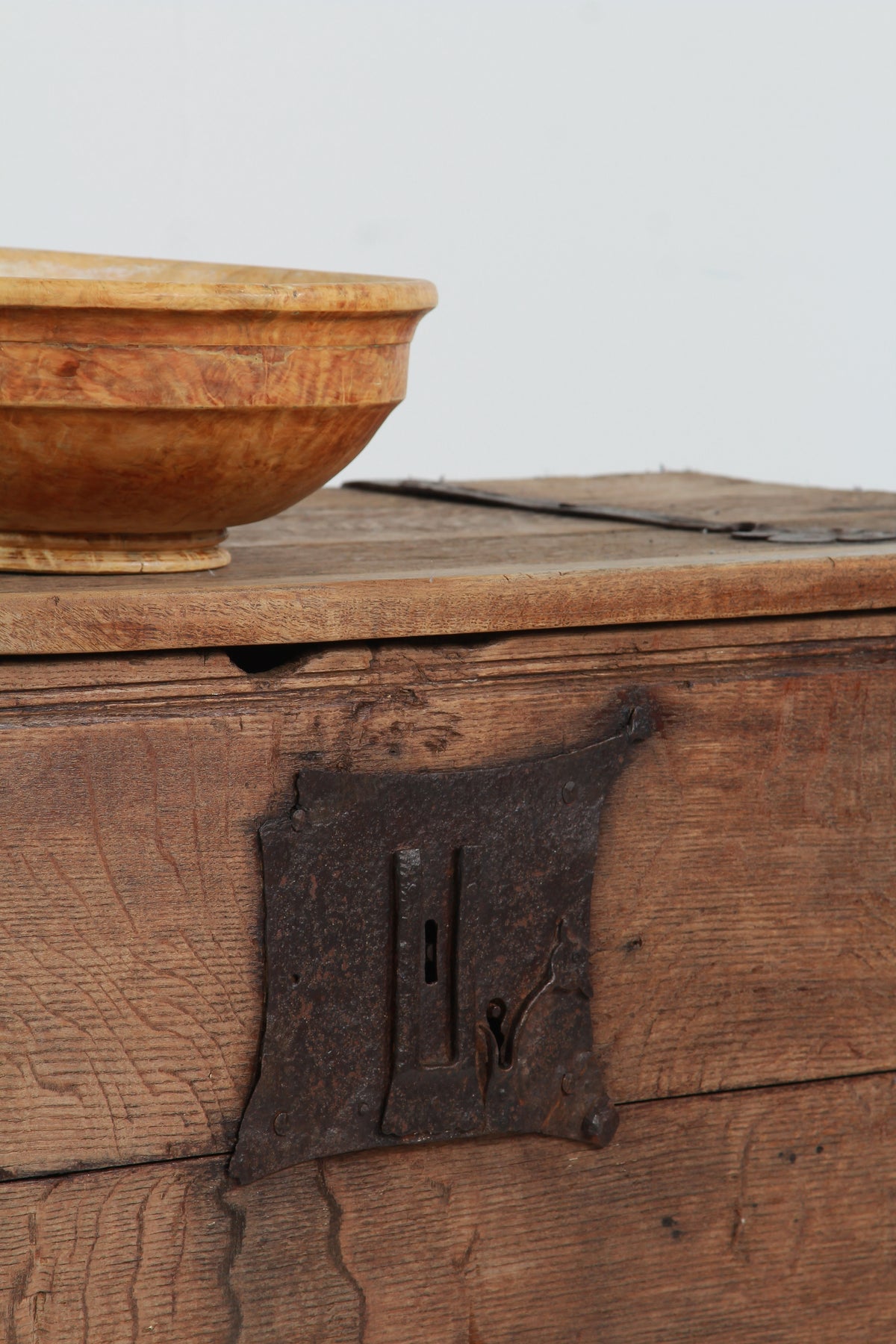 Impressive Italian 16th-century Rustic Oak Coffer/Trunk
