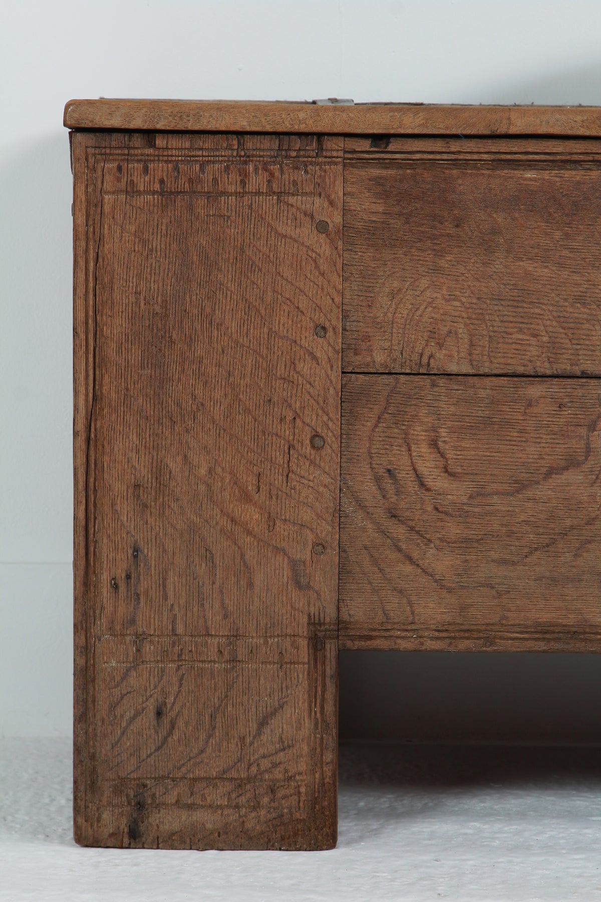 Impressive Italian 16th-century Rustic Oak Coffer/Trunk