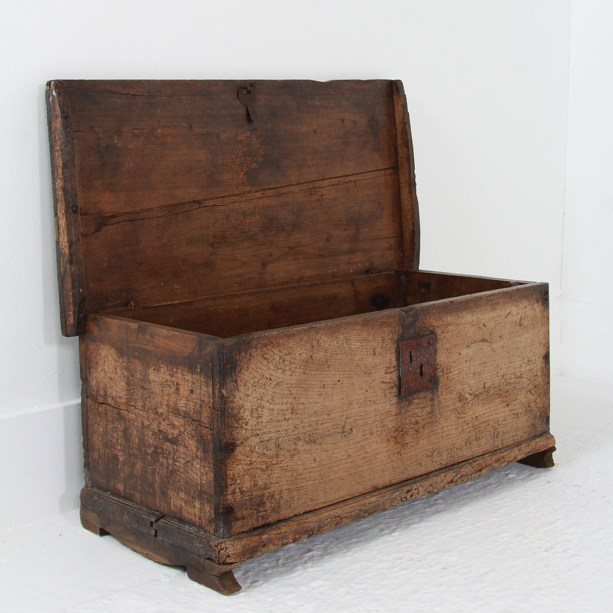 Primitive Spanish Early 18thC Time Worn Pine Trunk