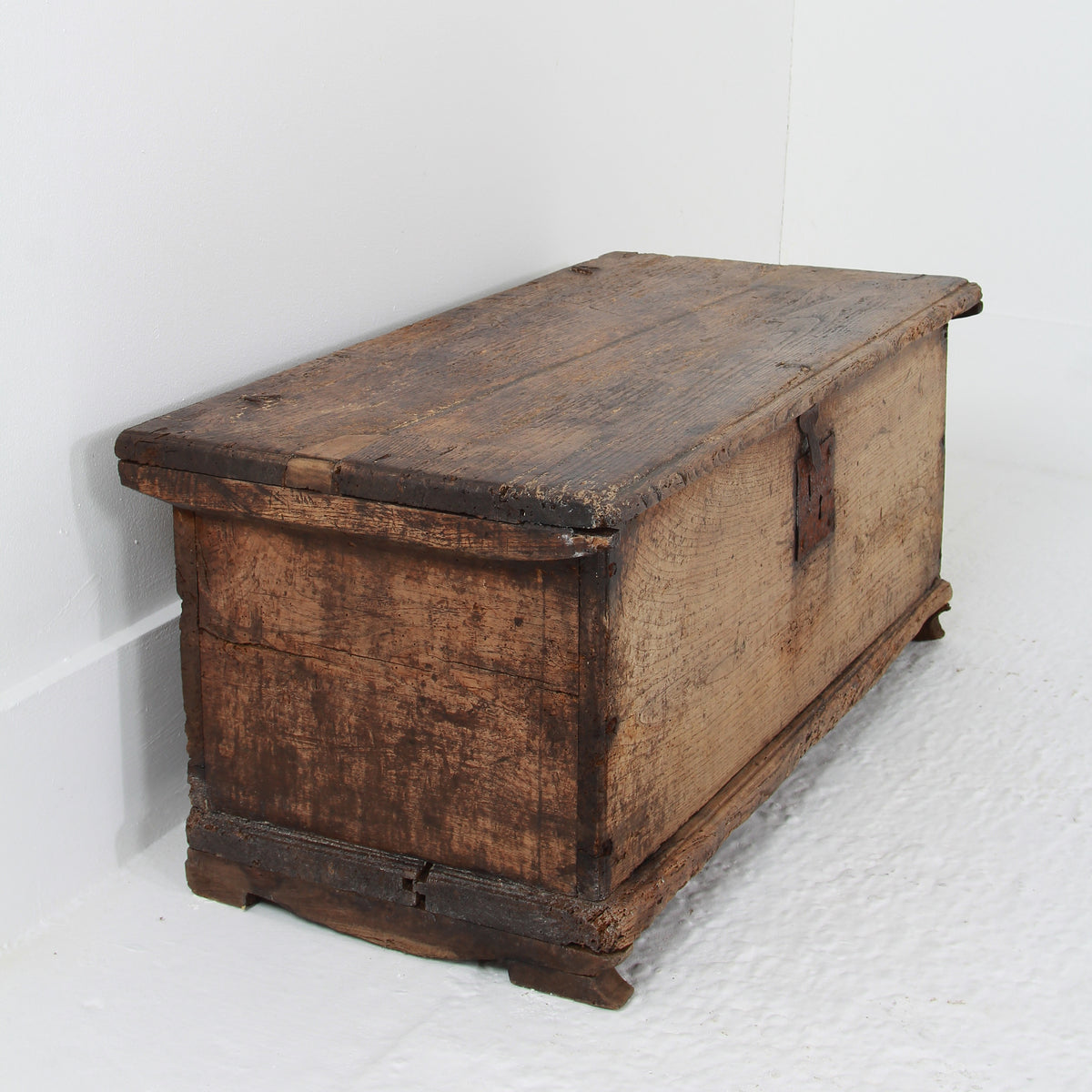 Primitive Spanish Early 18thC Time Worn Pine Trunk