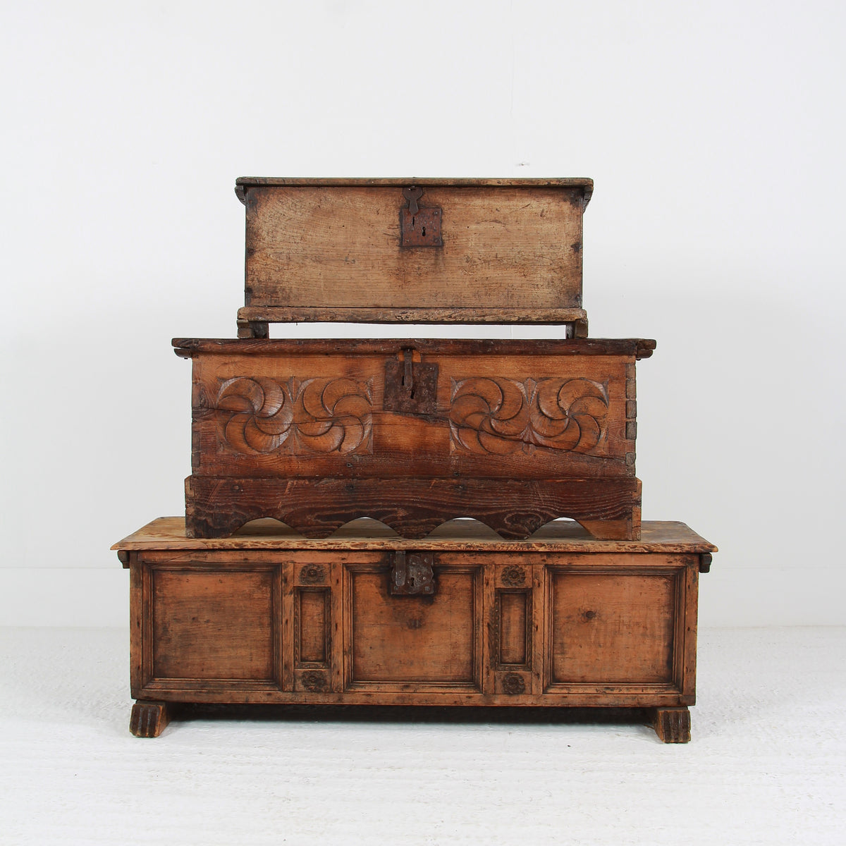 Primitive Spanish Early 18thC Time Worn Pine Trunk