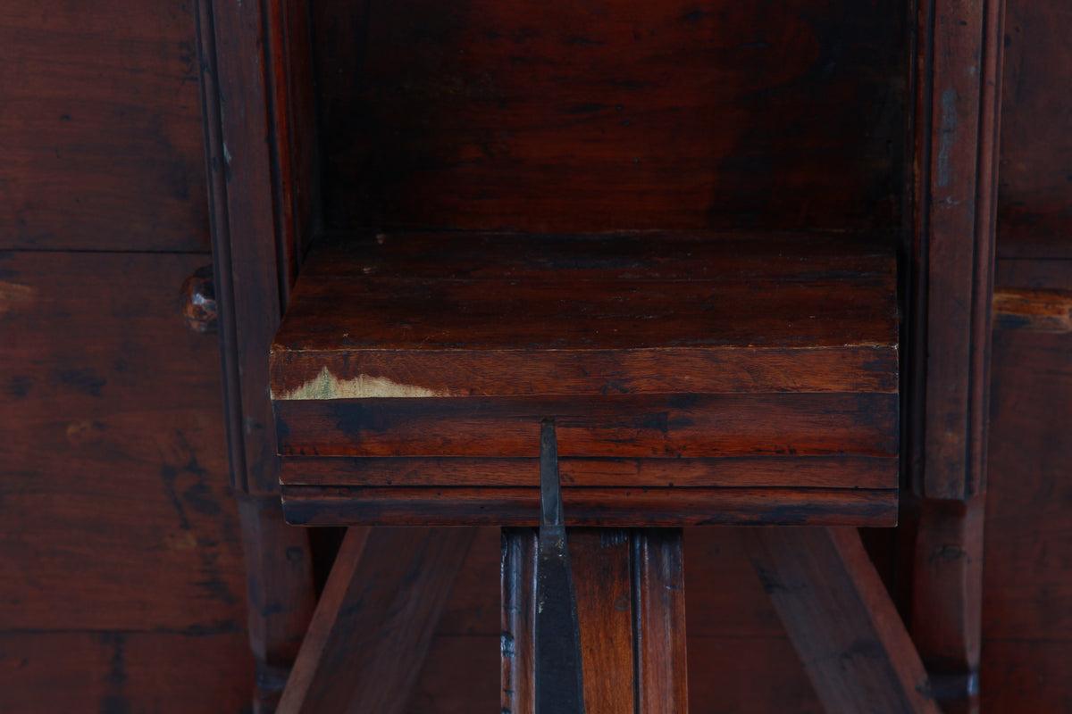 Primitive 19thC Dutch Pine Tilt Top Kitchen/Centre Table