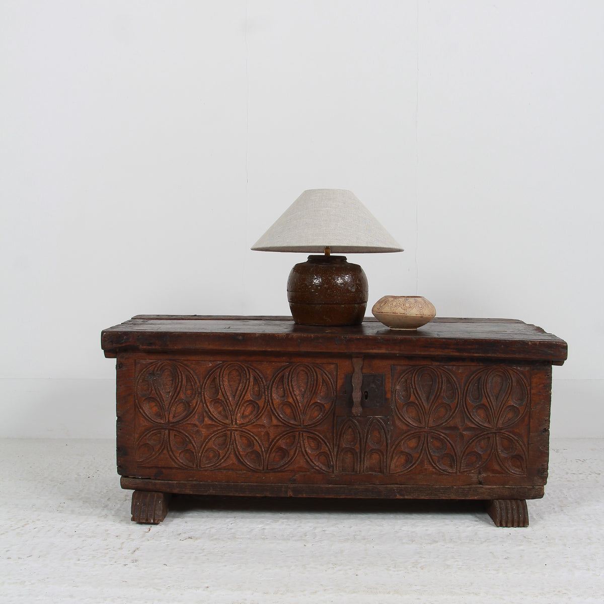 ANTIQUE CHINESE TABLE LAMP WITH NATURAL LINEN EMPIRE SHADE