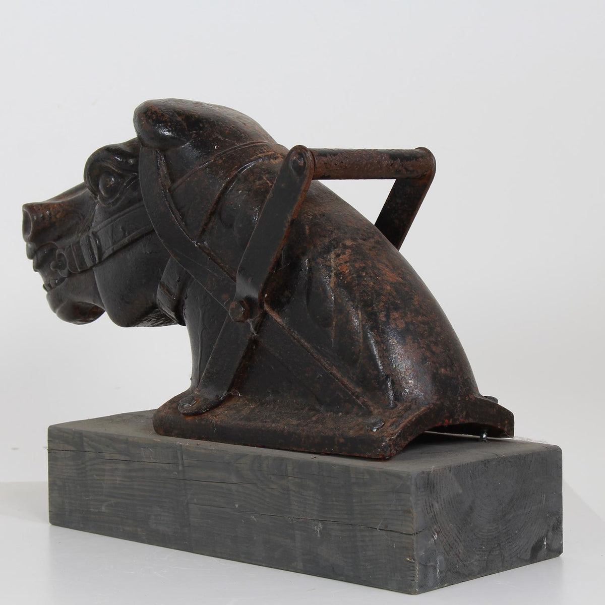 EXCEPTIONAL ARCHITECTURAL CAST IRON  BLACK HORSES HEAD