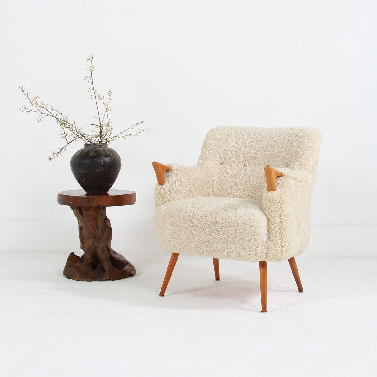 Danish Mid-Century Sculptural Lounge Chair in Natural Sheepskin