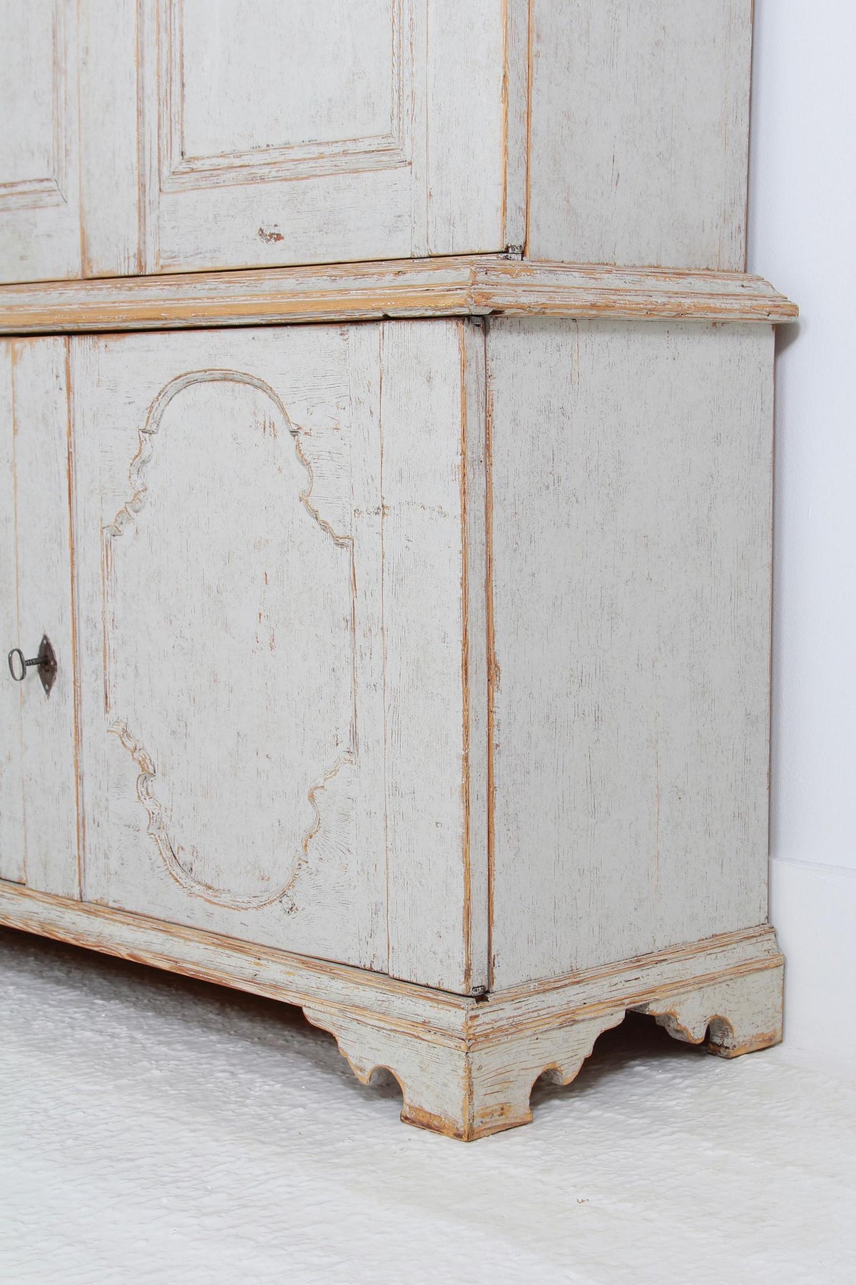 Spectacular Swedish  18th Century Period Rococo Cabinet from Varmalnd