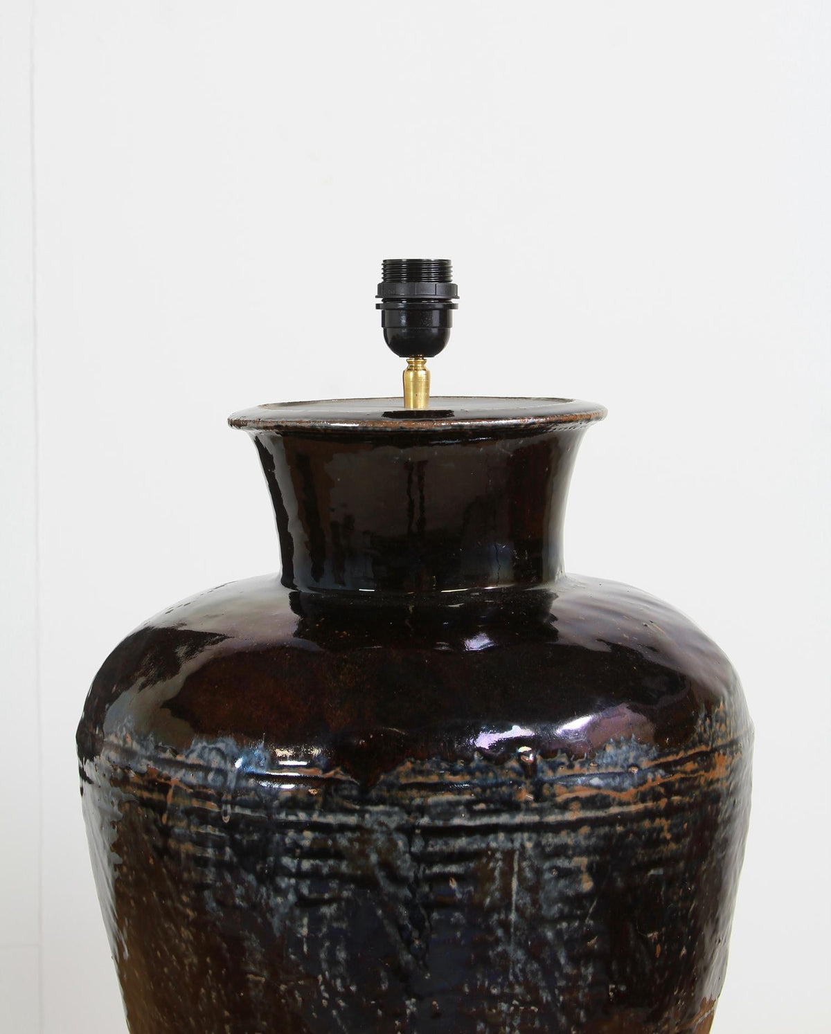 EXCEPTIONAL XL CHINESE  Black GLAZED  WINE POT  LAMP With Shade