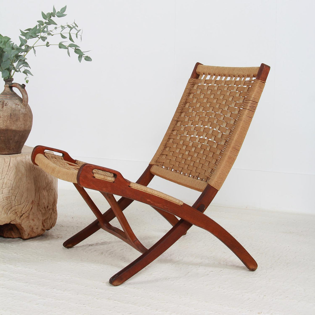 Hans wegner discount folding rope chair