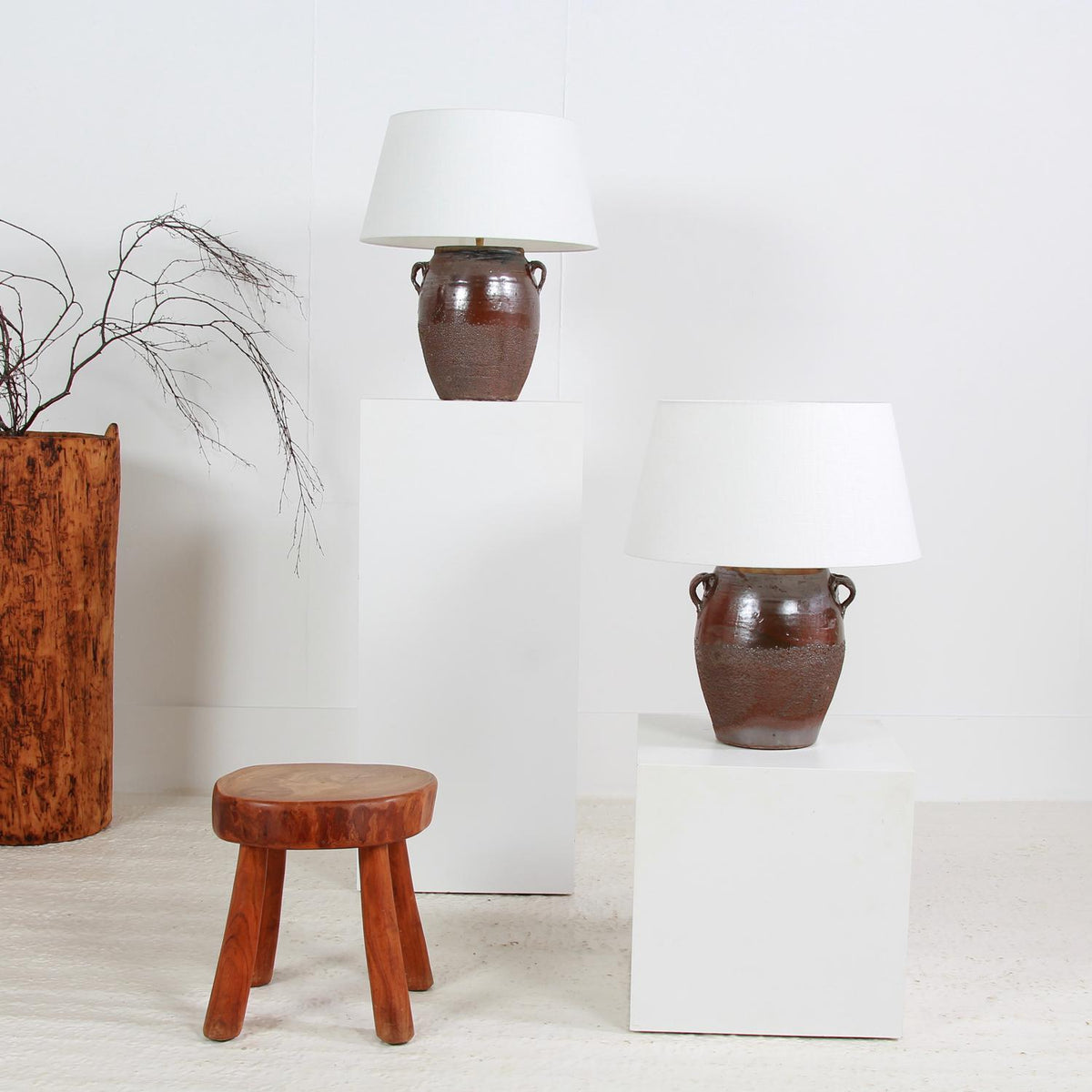 AUTHENTIC NEAR PAIR OF BROWN GLAZED OIL POT TABLE LAMPS WITH WHITE LINEN DRUM SHADES