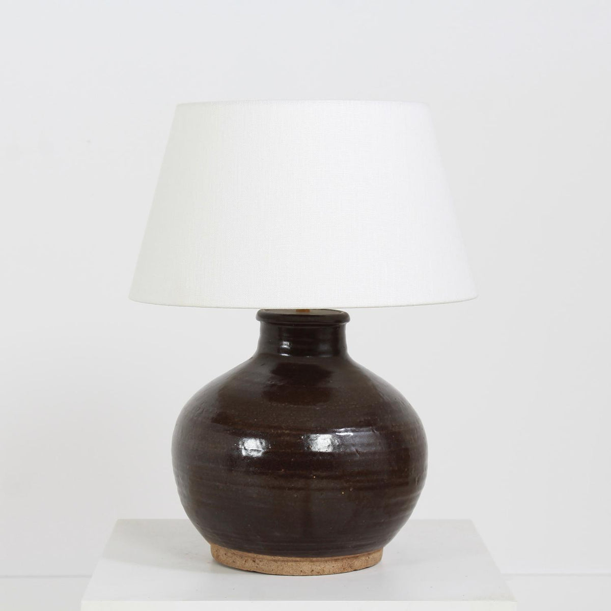 CHARMING ANTIQUE CHINESE STORAGE JAR TABLE LAMP & SHADE
