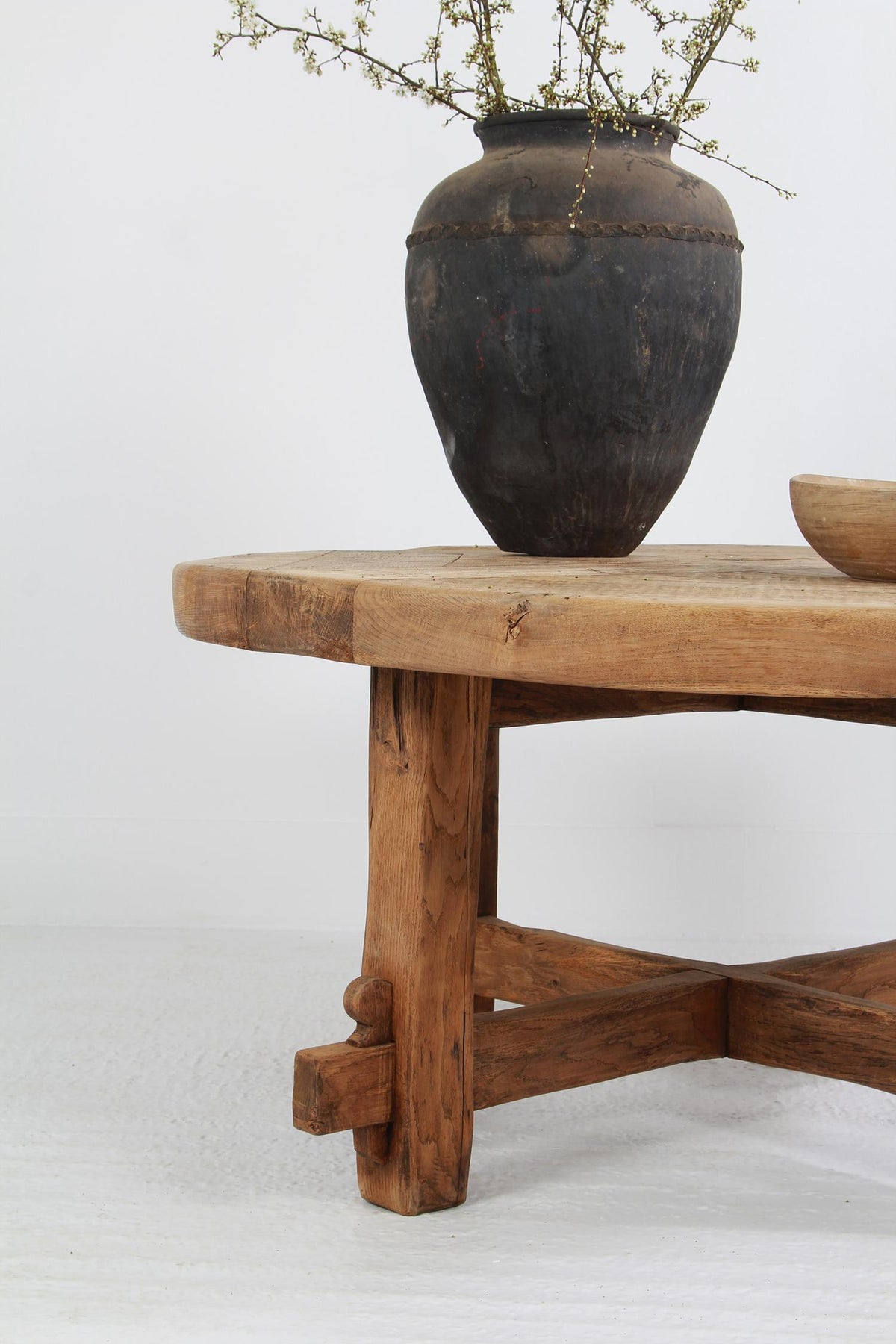 Exceptional   BRUTALIST OAK CIRCULAR DINING OR CENTRE TABLE