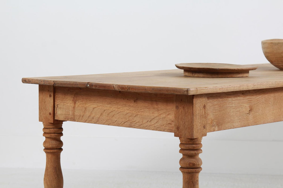 STUNNING FRENCH 19THC OAK DRAPERS/CONSOLE TABLE