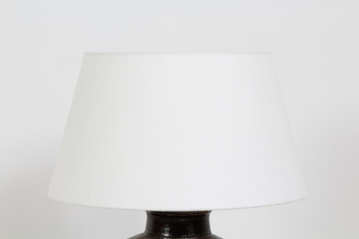 UNIQUE ANTIQUE BROWN GLAZED CERAMIC TABLE LAMP WITH LINEN SHADE