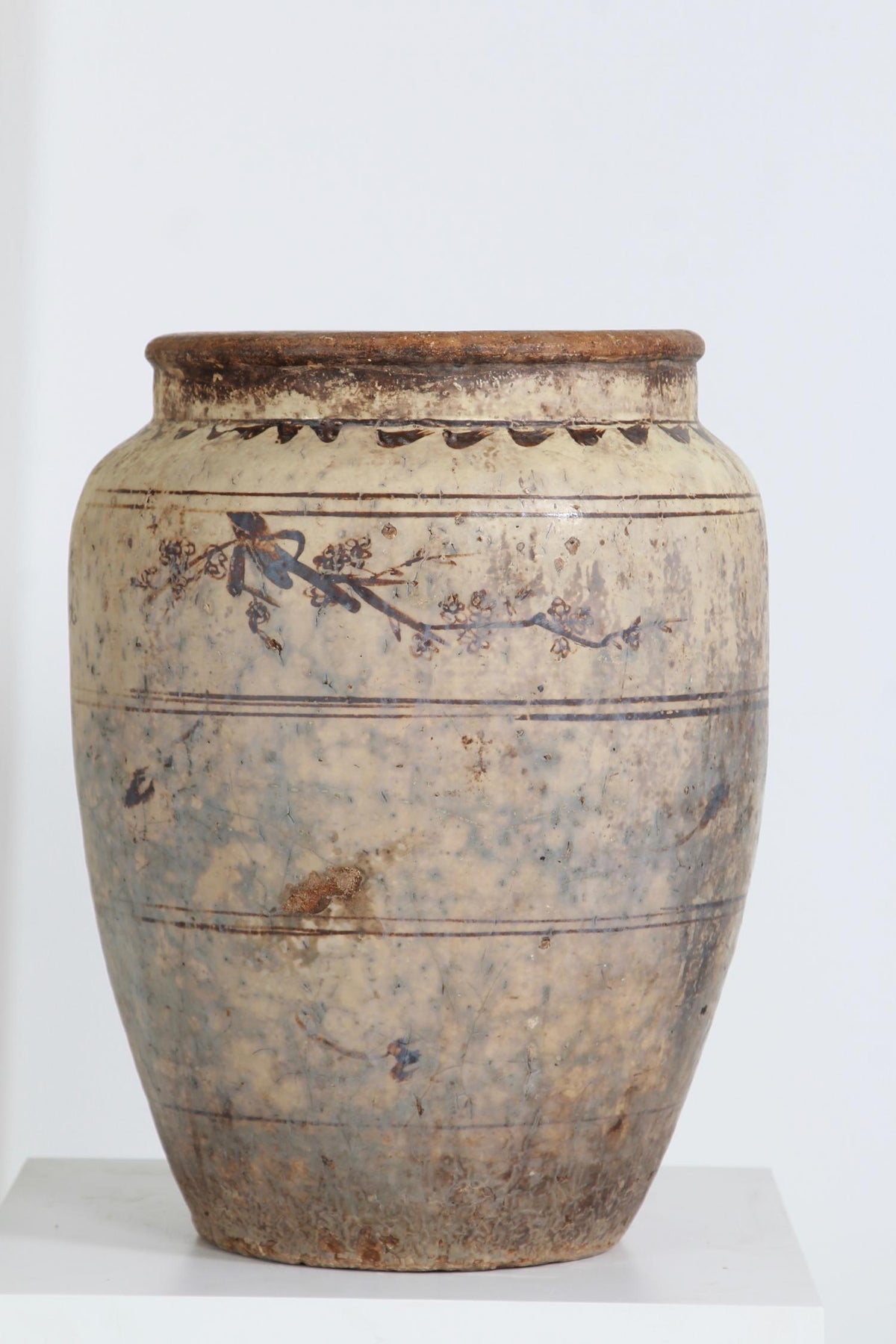 ANCIENT CHINESE 19THC CIZHOU DECORATED STONEWARE WINE JAR