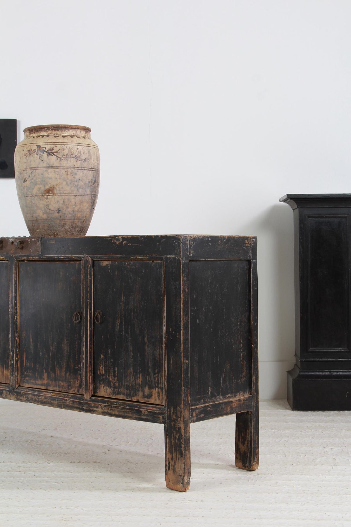 Sublime Rustic ELM  Four door  SIDEBOARD WITH  BLACK PATINA