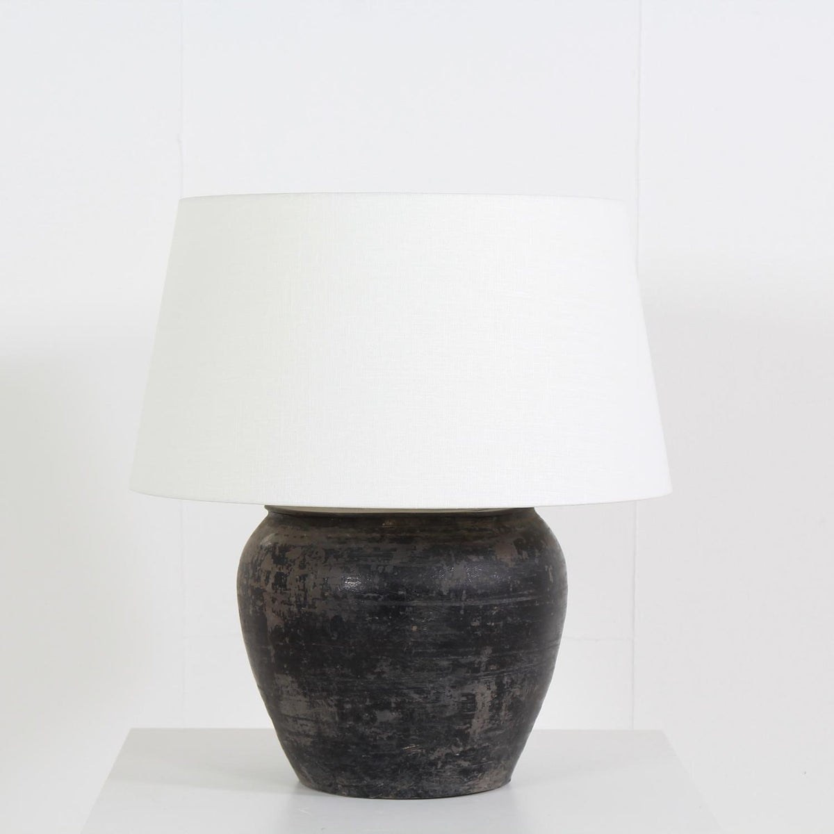 XL BLACK POTTERY LAMP WITH WHITE  LINEN DRUM SHADE