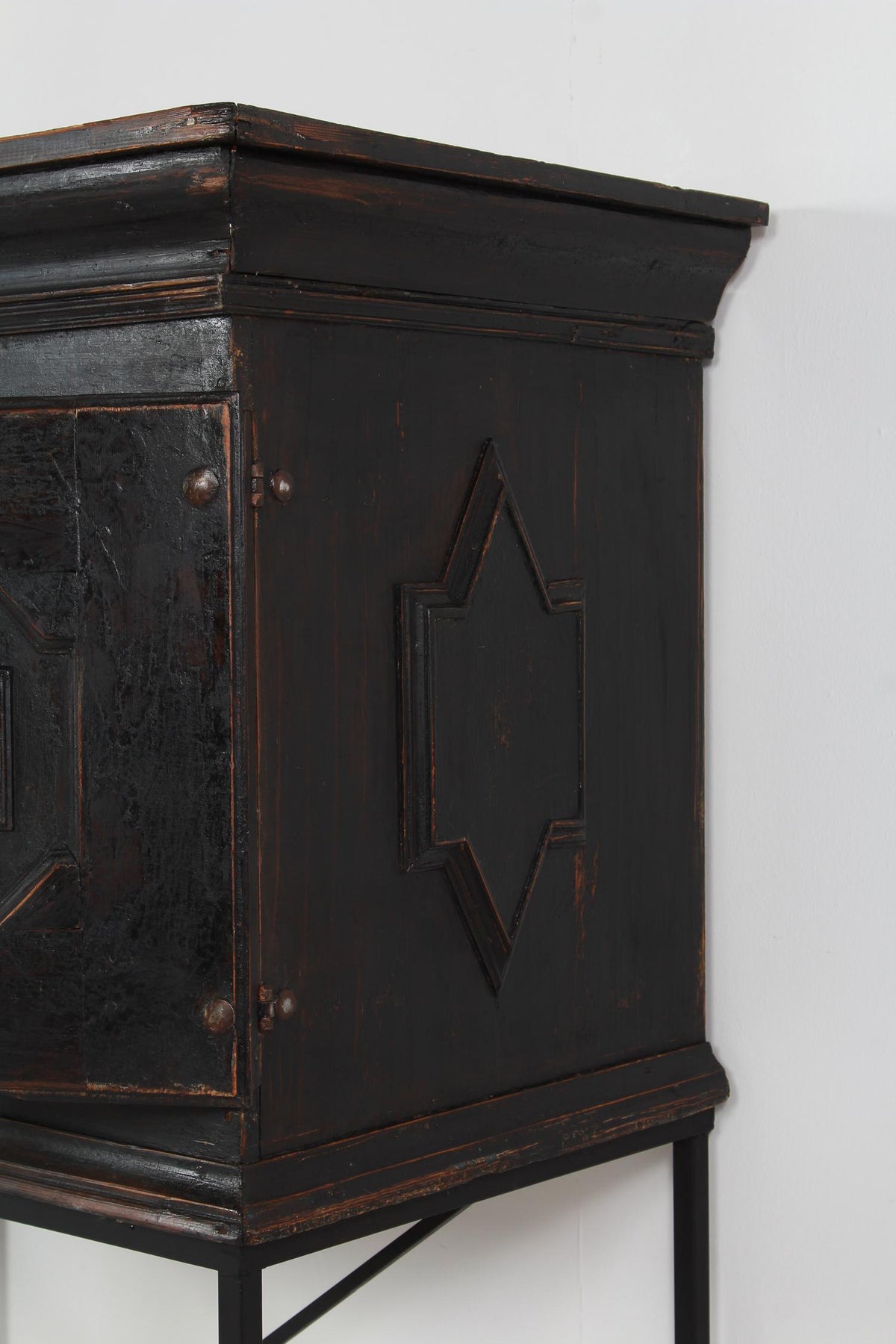 UNIQUE SWEDISH BAROQUE 18THC CABINET ON ARTISAN METAL STAND