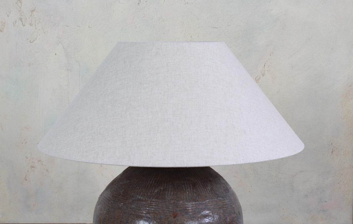 UNIQUE ANTIQUE CHINESE STORAGE WINE JAR TABLE LAMP WITH Natural LINEN SHADE